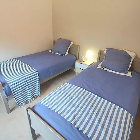 House 90 M With Pool And Garden Vakantiehuis